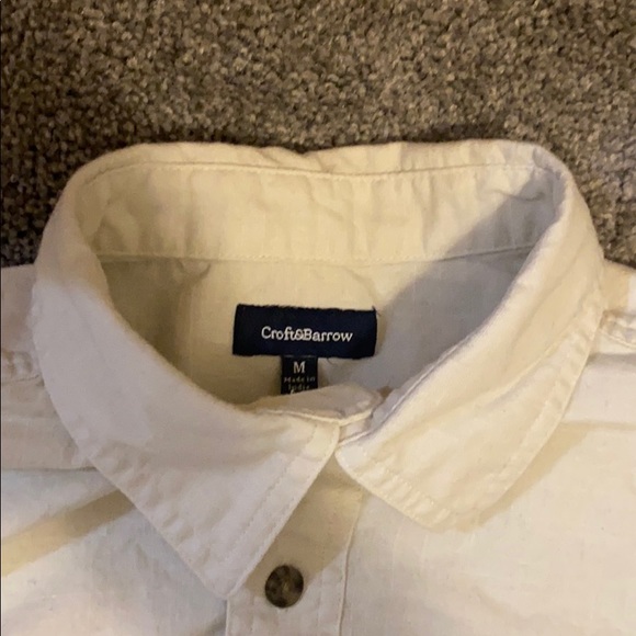 Short sleeve button up - Picture 2 of 2